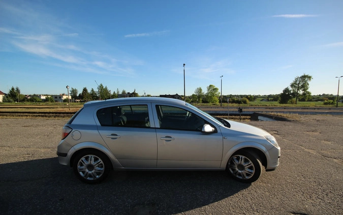 Opel Astra cena 10900 przebieg: 264465, rok produkcji 2006 z Tuchola małe 466